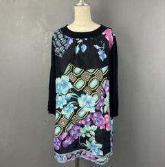 LEONARD PARIS 黒地にピンクの花柄チュニックワンピース LEONARD レオナール ワンピース ひざ丈 長袖 スタンドカラー