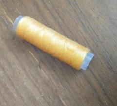黄色のポリエステル手縫い糸