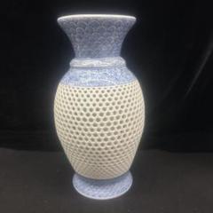 三川内焼 山玉泉作 玉泉窯 白磁 透かし 花瓶 花器 長崎佐世保