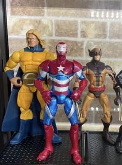 ダークアベンジャーズ　マーベルレジェンド　ウルヴァリン アイアンマン　3体セット