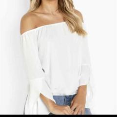 【Boohoo】オフショルダートップスのサムネイル