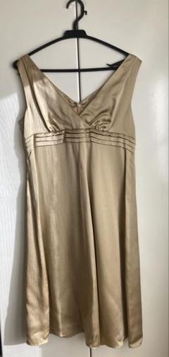 ゴールド Vネック スリーブレスドレス