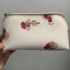 新品未使用⭐︎coach コーチ　化粧ポーチ　花柄　白　マチ　美品 COACH - 【新品】COACH ポーチ コスメポーチ 化粧ポーチ 花柄