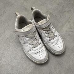 Nike ホワイト シューズ