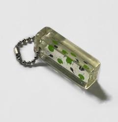 透明　おたまじゃくし　葉っぱ　クリア　レジン　キーホルダー　水中　ミニ　アクリル