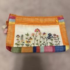 韓国　刺繍花柄カラフルポーチ