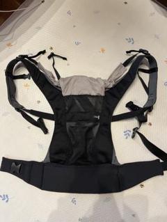 Combi 抱っこひも ブラック グレー メッシュ Hugtte(ハグッテ) 美品】コンビ combi HUGTTE(ハグッテ) ベビーキャリア 抱っこ紐