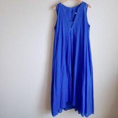 RADIATE キーネックコットンボイルワンピース　ブルーノースリーブ　Vネックのサムネイル