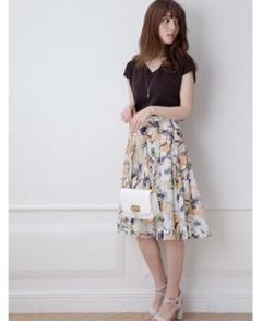 ジャスグリッティー ♡ 前後Vニット size2