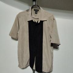 ベージュ　黒　ツートンカラー　半袖シャツ　開襟シャツ