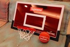 Supreme - SUPREME x SPALDING 箱付き 美品 ミニバスケゴール レッド Supreme - SUPREME x SPALDING 箱付き 美品 ミニバスケゴール