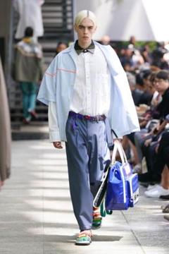 【kolor 24SS】2アウトタック テーパードパンツ サイズ1 kolor 24SS】2アウトタック テーパードパンツ サイズ1
