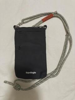 topologie スマホショルダーバッグ 黒 ストラップ付き - メルカリ