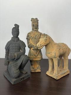 ！値下げ！西安市産 秦の始皇帝の兵馬俑セット 置き物 値下げ！西安市産 秦の始皇帝の兵馬俑セット 置き物