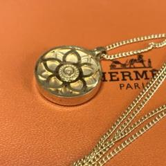 【正規品】HERMES ロータスフラワー　蓮の花　ネックレス　新品チェーン付！ 正規品】HERMES ロータスフラワー 蓮の花 ネックレス 新品