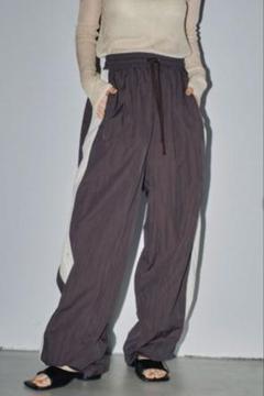 【値下げ】TODAYFUL / Nylon Line Pants ダークグレー TODAYFUL トゥデイフル Nylon Line Pants｜BORN FREE ONLINE SHOP