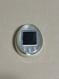 たまごっち4U ホワイト本体　着せ替えカバー付き 動作確認済み Yahoo!オークション - バンダイ TAMAGOTCHI 4U WHITE たまごっち