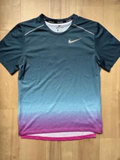 レア　Nike 風車　ランニングウエア上下＋帽子　3点セット　DRI-FIT U+NK+DF+CLUB+CAP+S+AB+NVLTY+P.png