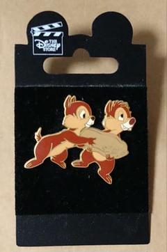チップとデール ディズニーストアピンズ ピンバッジ - メルカリ