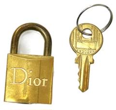希少品☆ ディオール 南京錠 ノベルティ Dior キーロック - メルカリ