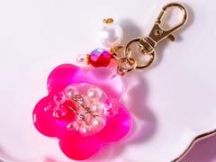 推し色ソーダのキーホルダー　お花のシャカシャカキーホルダー