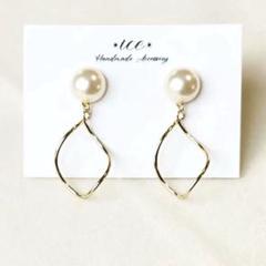 631◆パール　ゴールド　雫　シンプル　大ぶり　ハンドメイド　ピアス　イヤリング