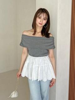 SNIDEL カットオフショルペプラムプルオーバー