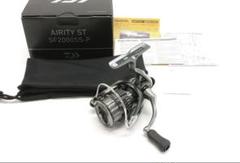 エアリティST SF 2000SP 極美品　ダイワ ダイワ エアリティ ST SF2000SS-P (リール) 価格比較 - 価格.com