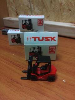 【非売品】【希少】 ミニチュア ミニカー TUSK フォークリフト 3箱セット 非売品】【希少】 ミニチュア ミニカー TUSK フォークリフト 3箱