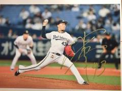山本由伸直筆サイン入りドジャース ピッチングフォト特製