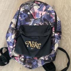 Nike 花柄バックパックのサムネイル