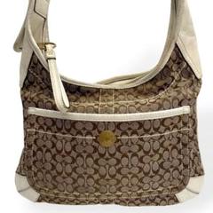 COACH　ショルダーバッグ　ワンショルダー　肩掛け　シグネチャー　キャンバス
