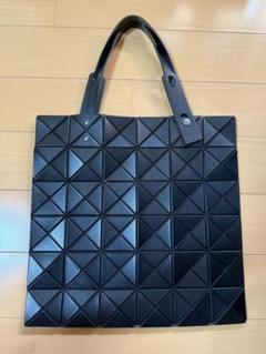 BAOBAO ISSEY MIYAKEブラック ハンドバッグ未使用 BAO BAO ISSEY MIYAKE – isseymiyake.com