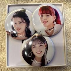 NiziU ランダム缶バッジ　直筆サイン　ニナ NiziU 『Live with U AWAKE』 缶バッジ ニナ - メルカリ