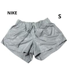 NIKE テニスウェア　ショートパンツ　S グレー