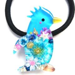 ヘアゴム レジン 大きなポッテリ三毛猫ちゃんとマトリカリア