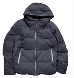 UNIQLO ユニクロ シームレス ダウン パーカー ジャケット ブラックのサムネイル
