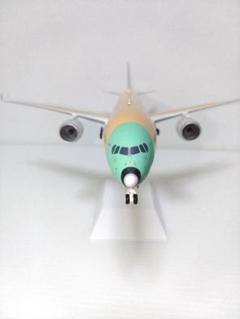 カタール航空ボーイング777模型(長さ20センチ•金属製)外箱•スタンド付き カタール航空ボーイング777模型(長さ20センチ金属製)外箱
