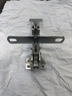 ヨシアキ様zrx1200r用フレームマウント