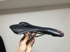 astvte アスチュート SKYLINE SR サドル ブラック・シルバー 3種類のラインナップと性能を引き出すためのセッティング