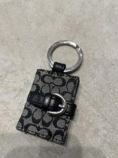 【新品未使用】COACH　ミニ シグネチャー　フォトフレームキーリング　箱付き 楽天市場】コーチ ピクチャーフレーム キーリングの通販