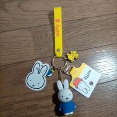 【韓国釜山限定】ミッフィー &友達　ぬいぐるみキーホルダー3つセット 2025年最新】釜山限定 ミッフィーの人気アイテム - メルカリ
