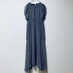 ロングワンピース　(S)　花柄　黒　総柄　シフォン　ロング丈　レディース　古着