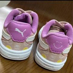 Puma スマイリーフェイス スニーカー ピンク