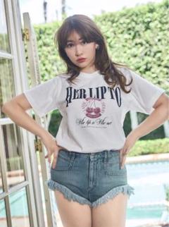 Herlipto Classic Cherry Tee white - メルカリ