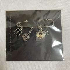 防弾少年団(BTS) - テヒョン　ブローチ　雲　※おまけつき V] BROOCH SET(CLOUD DROPS)(2024年5月末以降発送) – BTS JAPAN