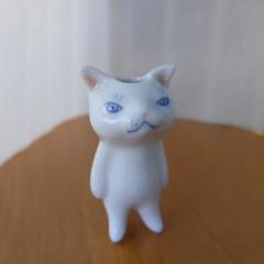 人気作家　flowersさん　一輪挿し　陶器　ネコ　置物
