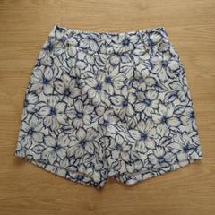 ☆再値下げ☆【超美品！】花柄ショートパンツ　レディース　おしゃれ　可愛いのサムネイル