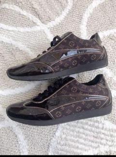 Louis Vuitton モノグラム エナメル レザー スニーカー