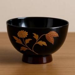 手描き蒔絵漆器の汁椀 ― 菊花金彩 手描き蒔絵漆器の汁椀 ― 菊花金彩 - メルカリ